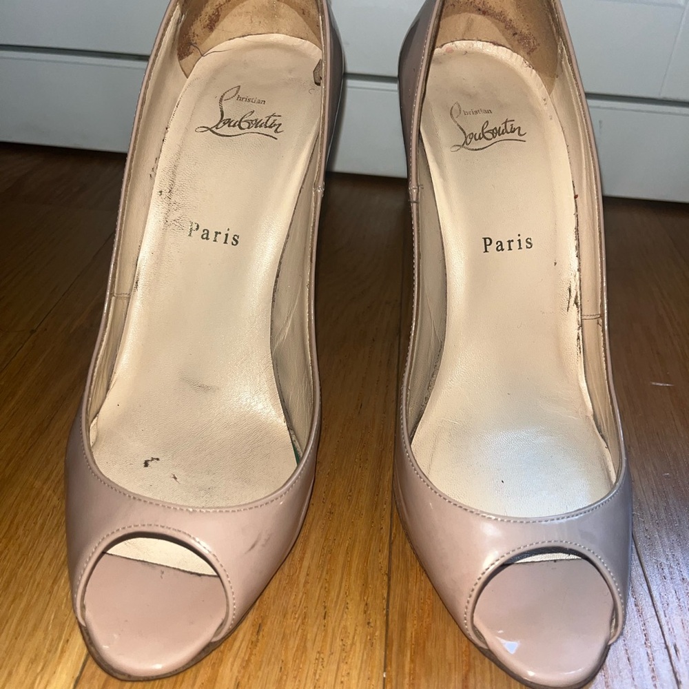 Christian Louboutin Nude Peep Toe heels size 40